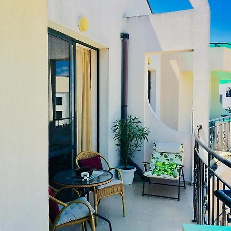 Penthouse At Sunny Beach アパート サニービーチ